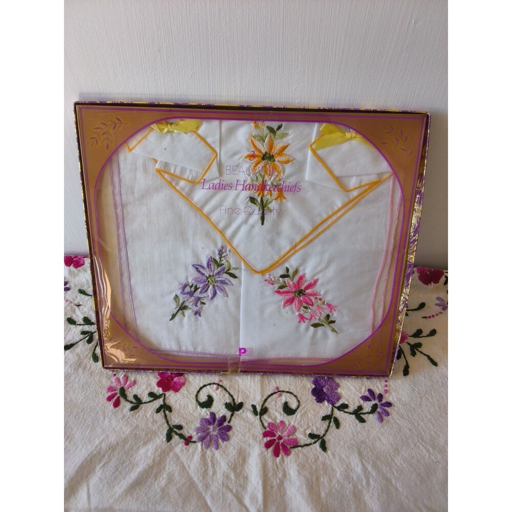 NIP 3 Vintage Machine Embroidered Flowers Handkerchiefs Hankies Granny Cottage